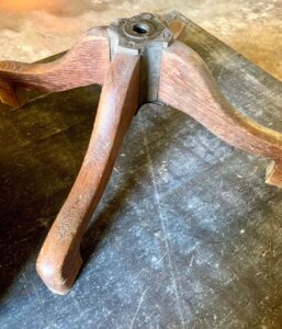 AG Rénovation & Décoration – Fauteuil de bureau Américain en bois et cuir - 2024